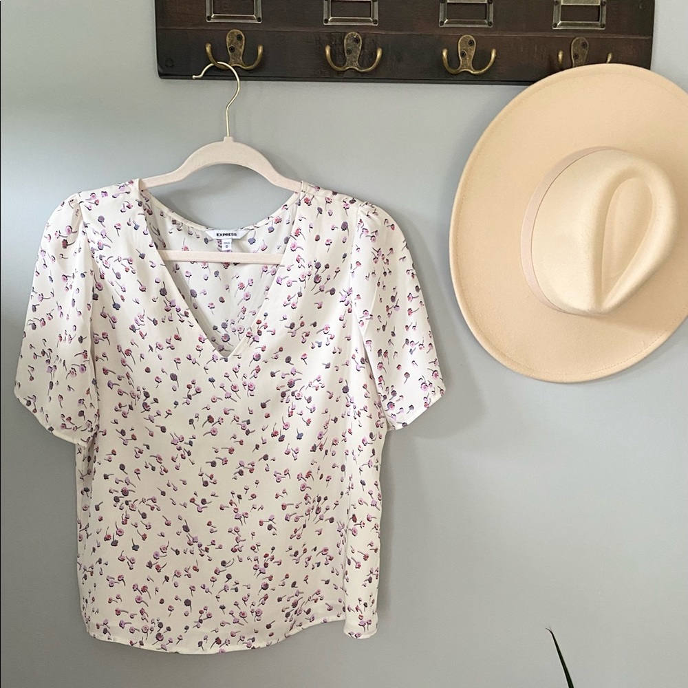 Express Floral Short Sleeve Top